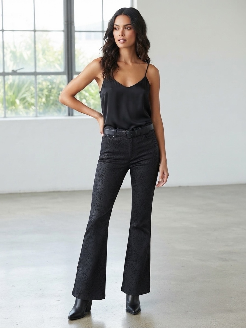 Alice + Olivia Black Animal Leopard Jacquard Flare Pants Size 6 - Picture 1 of 15